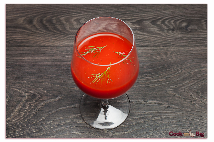 Bloody Mary con Ajo Negro