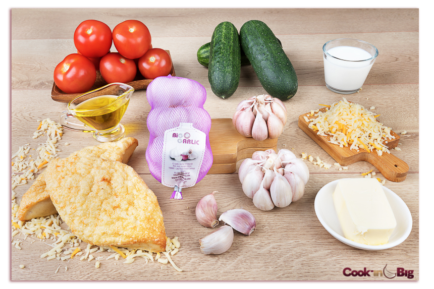 Bocadillo Vegetal de Pan de Cebolla con Crema de Ajo Spring Violeta