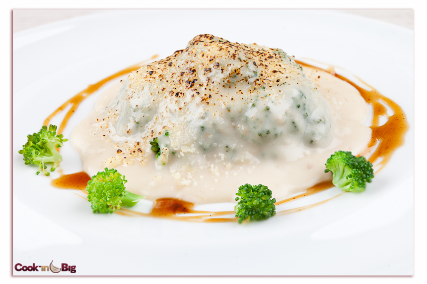 Brocoli con Bechamel de Ajo Blanco