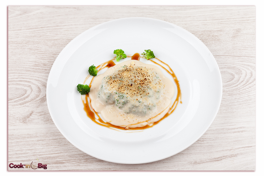 Brocoli con Bechamel de Ajo Blanco