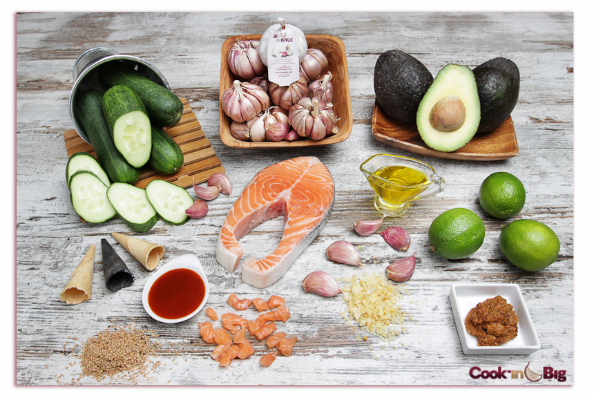 Canutillos de Tartar de Salmón, Aguacate y Ajo Morado
