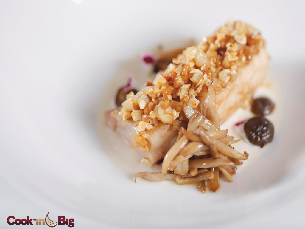 Emplatado Receta Lomo de Conejo Rebozado con Ajo Crujiente