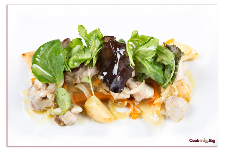 Ensalada de Conejo Escabechado y Ajo Morado