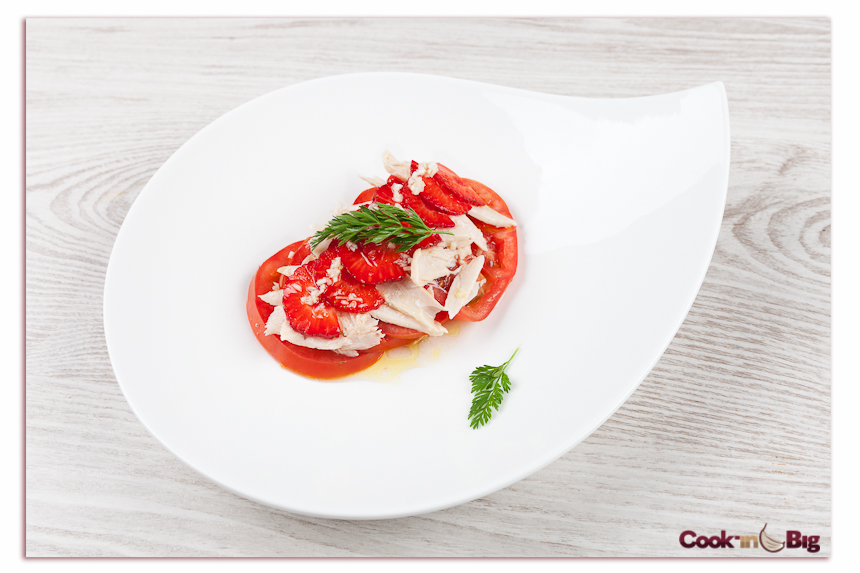 Ensalada de Ventresca de Bonito, Tomate y Ajo Blanco