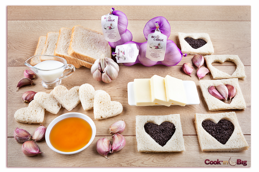 Ingredientes Corazones Tostados con Miel, Nata y Ajo Morado.