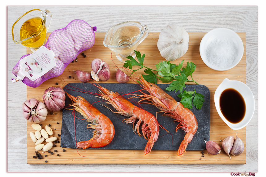 Ingredientes Langostinos a la Plancha con Almendras, Vino Verdejo y Ajo Morado.