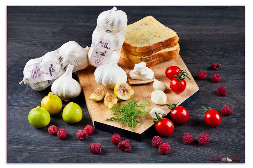 INGREDIENTES TOSTA DE MAIZ CON HIGOS Y AJO SPRING BLANCO