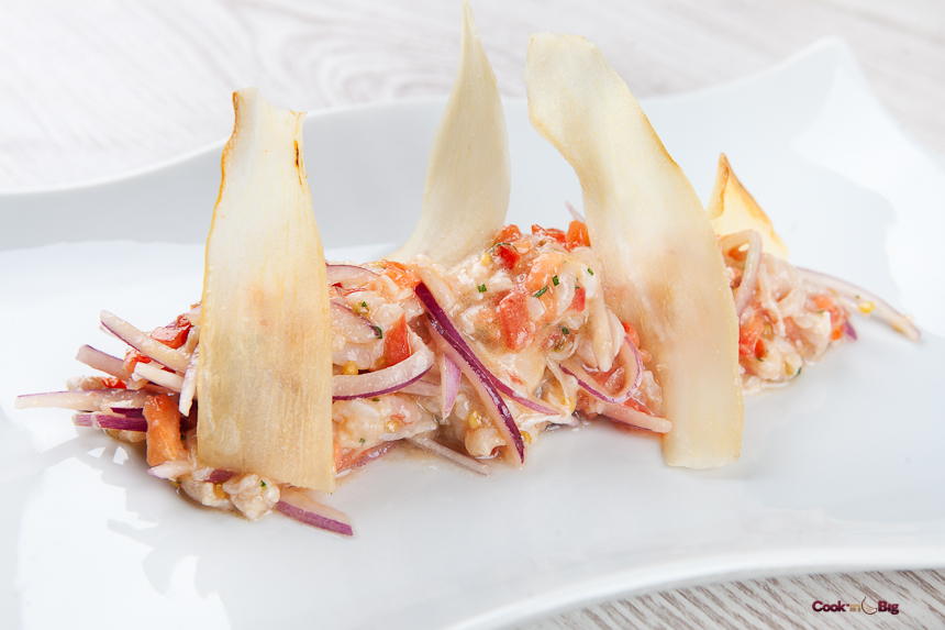 Lubina con ajo morado - emplatado