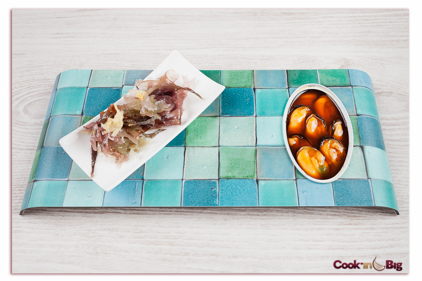 Mejillones en Escabeche con Ensalada de Algas y Ajo Morado