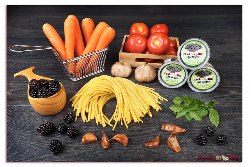 Pasta Fresca con Moras, Verduras y Ajo Negro