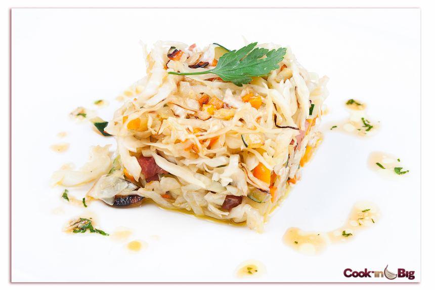 Repollo Salteado con Ajo Spring Violeta