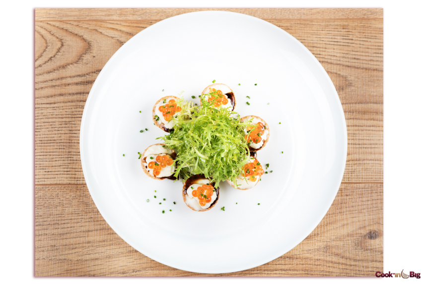 Tartaletas de Queso, Anchoas y Huevas con Ajo Spring Violeta