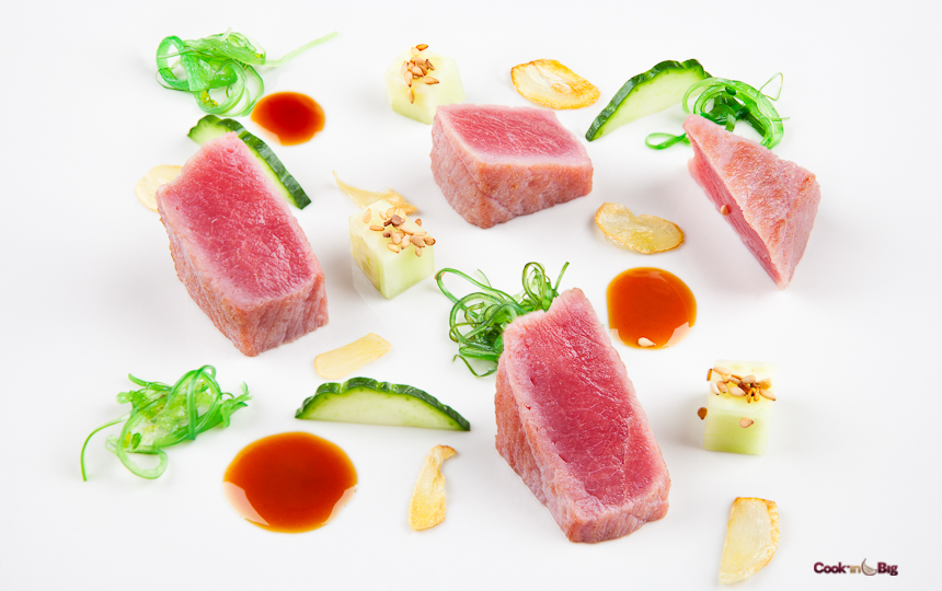 Tataki de Atun con Ajo - Emplatado